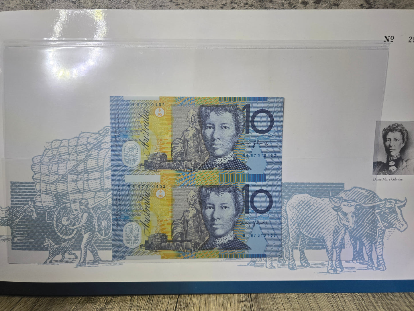 1997 $10 Verticle Pair NPA Folio (Black Serial)