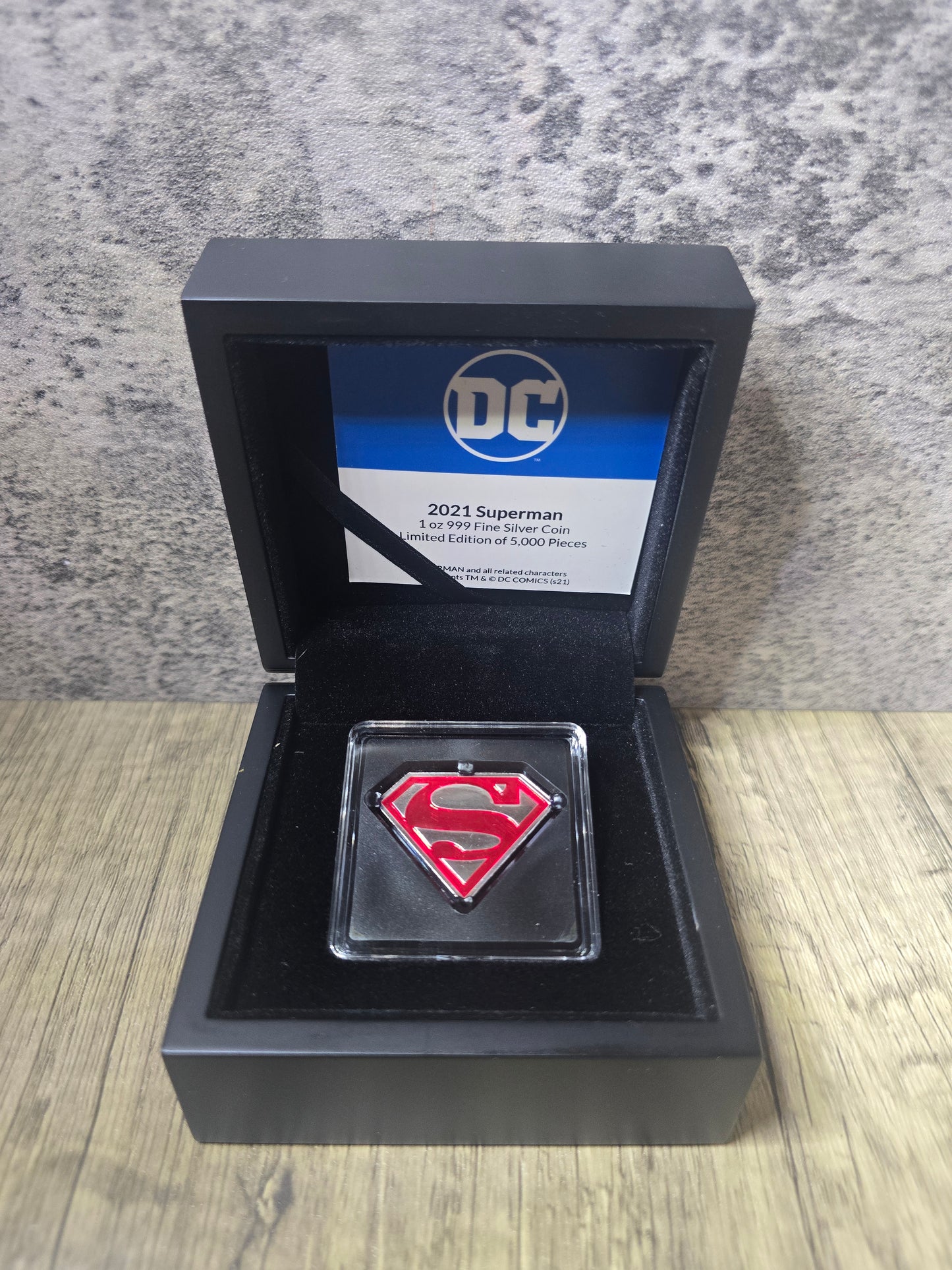 DC Superman Shield Emblem 1oz Proof Nuie 2021