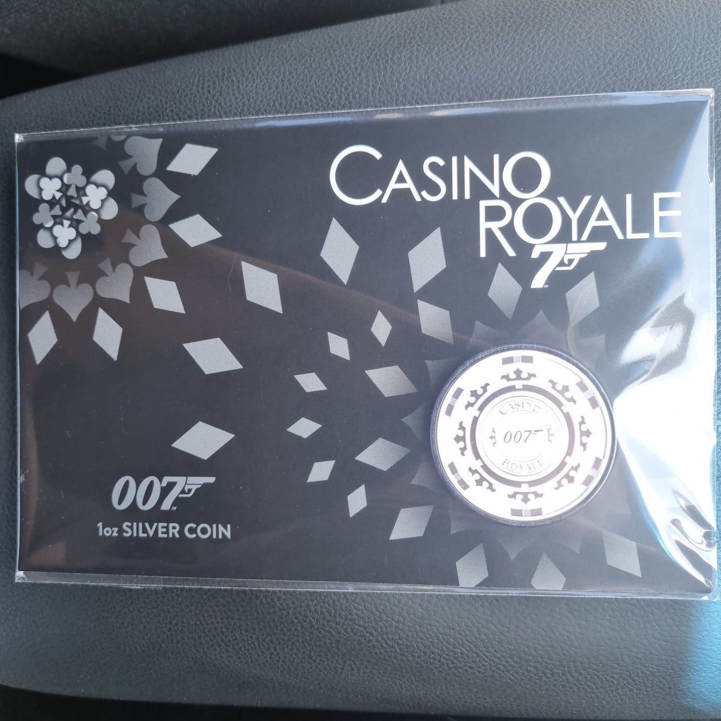 Casino Royale 007 Poker Chip 1oz card