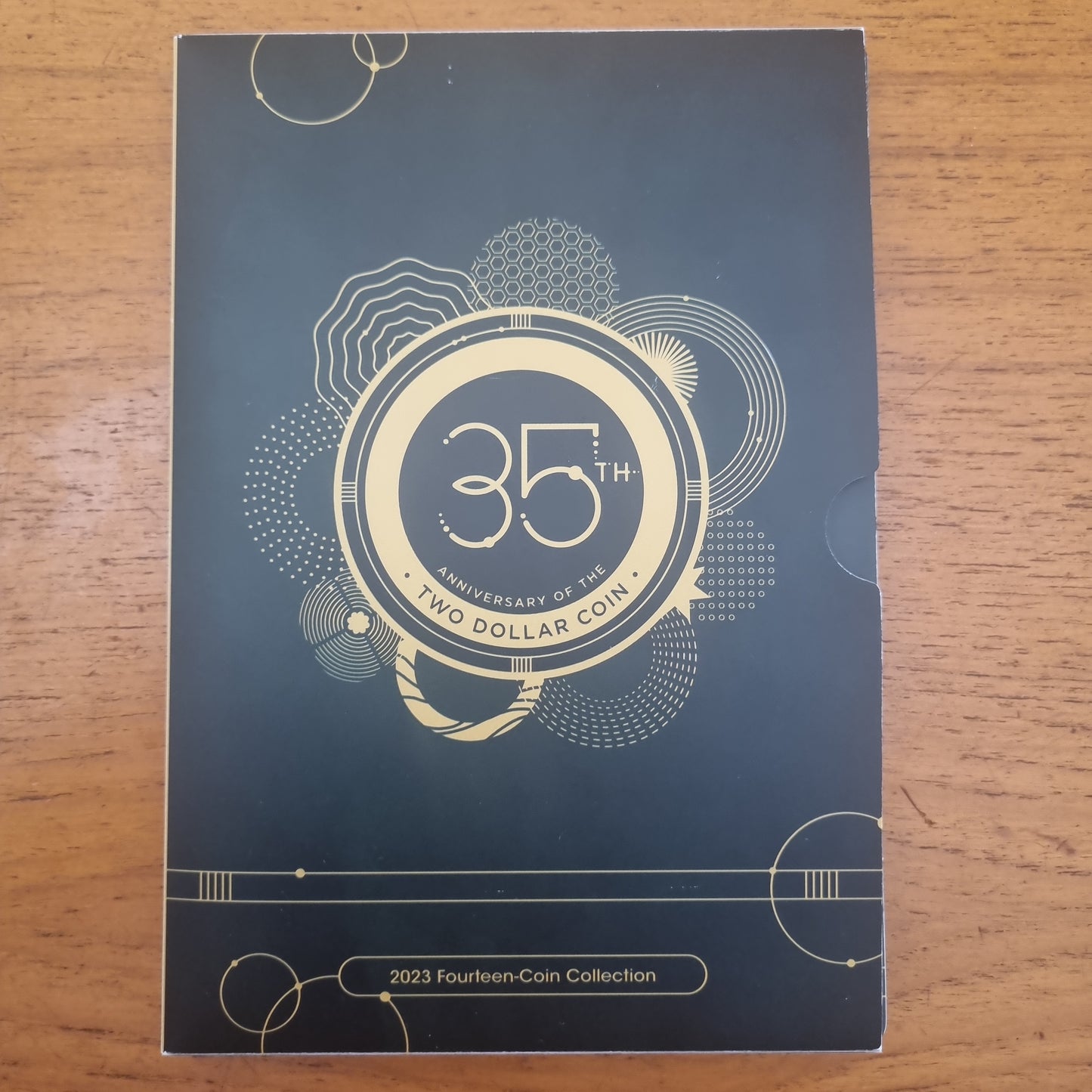 35th Anniversary of $2 (14 coin folder)