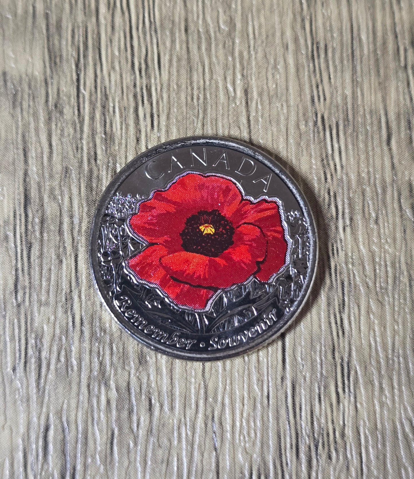 Canada 2015 Remembrance Red Poppy Quarter UNC (Coloured)