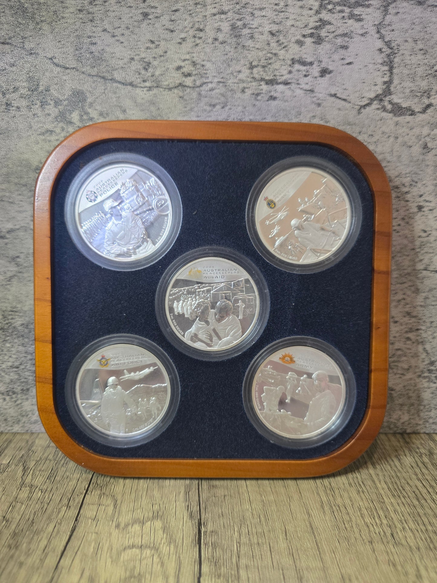Australian Peacekeepers 2005 10oz silver set