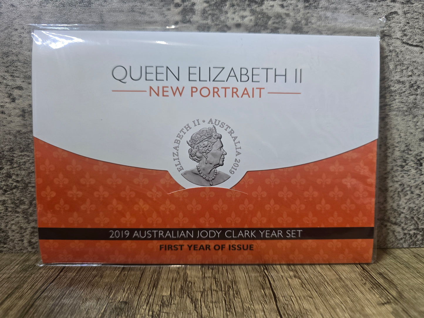 2019 Queen Elizabeth A New Portrait, Jody Clark Year Set 1st Issue (Downies)