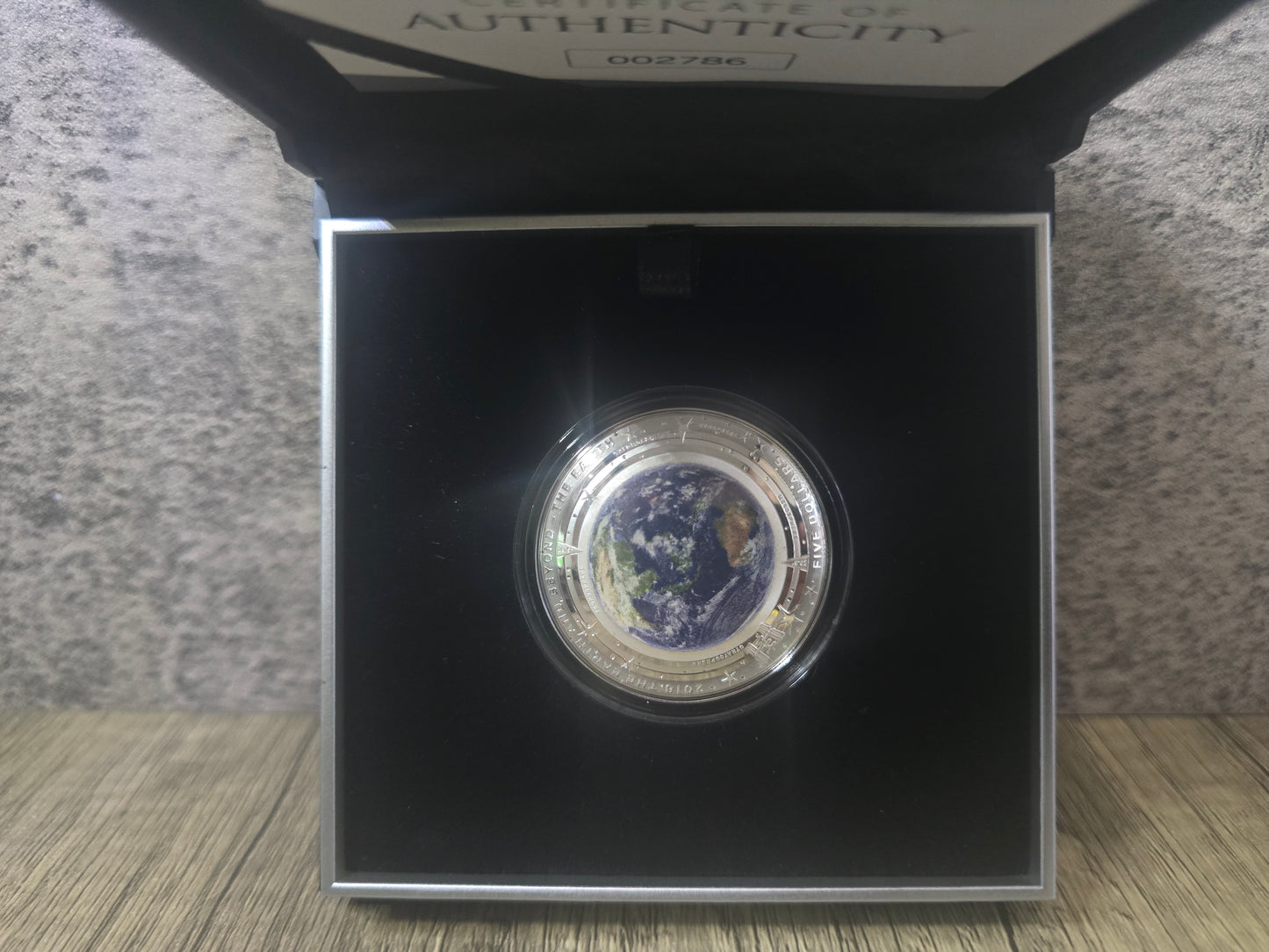 The Earth $5 Domed 2018