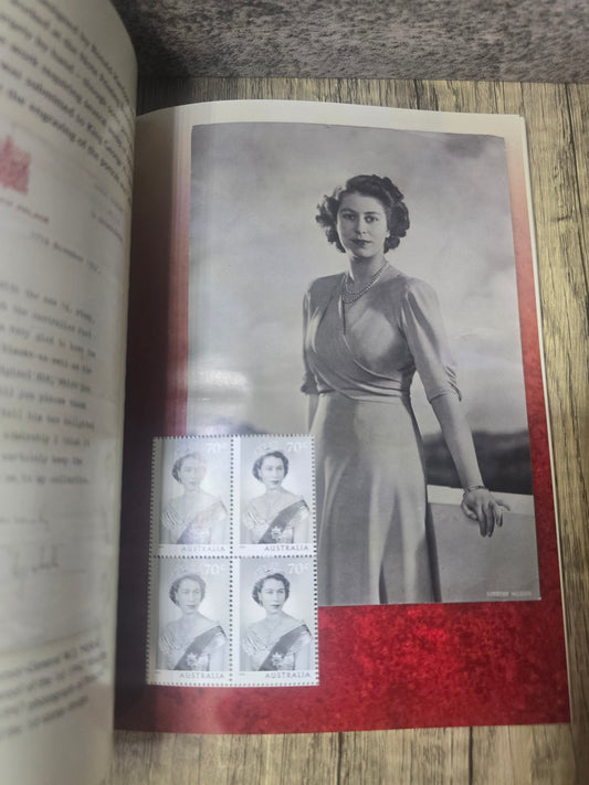 Long May She Reign, A Portrait In Australian Stamps, Prestige Stamp Booklet, Unused