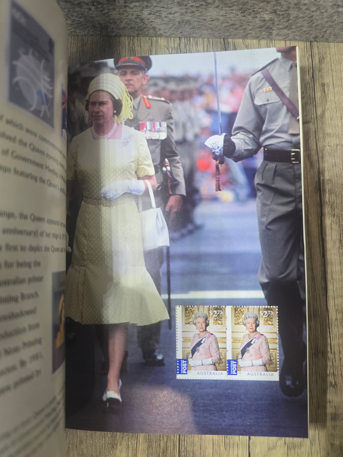 Long May She Reign, A Portrait In Australian Stamps, Prestige Stamp Booklet, Unused