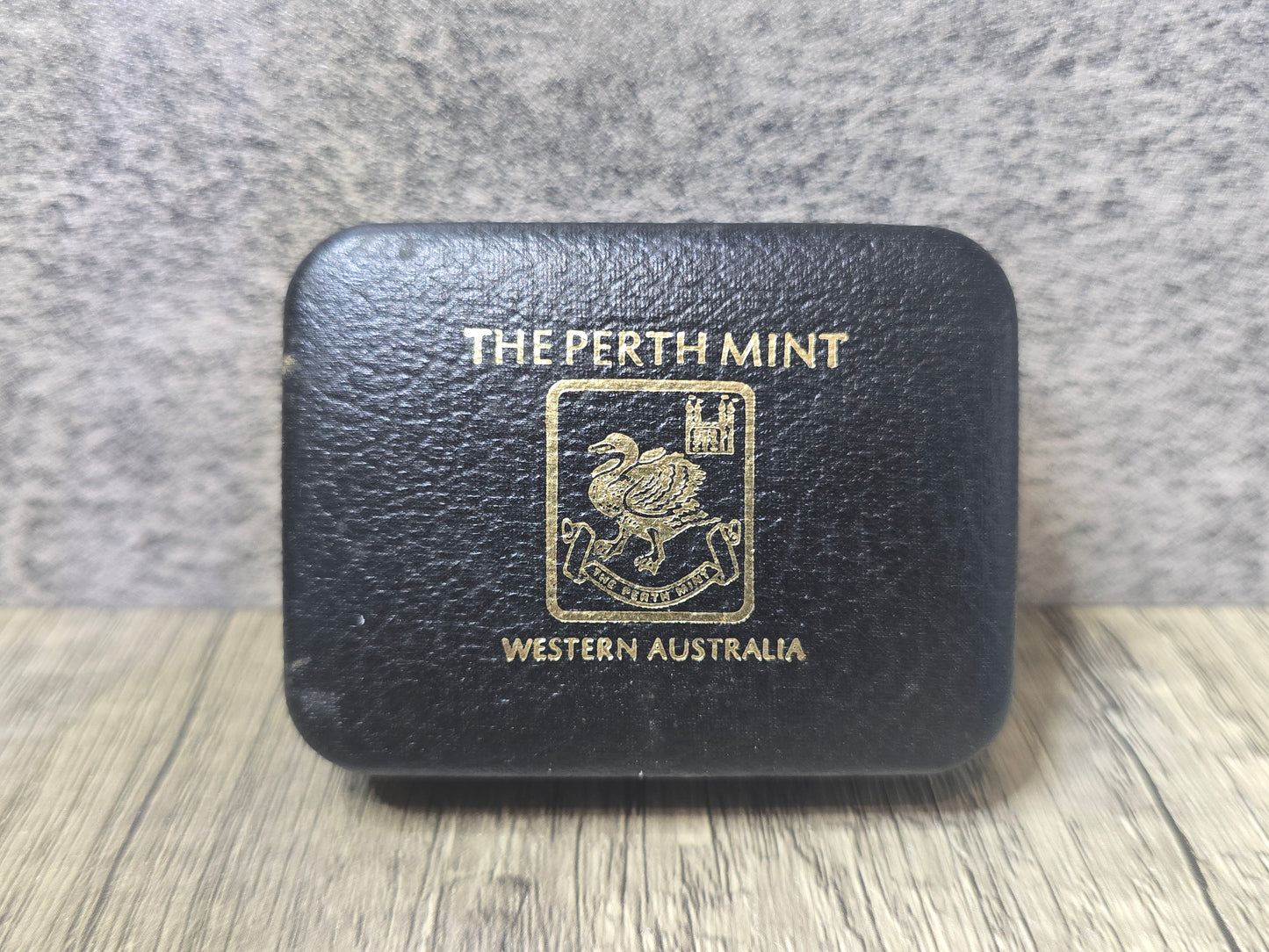 Perth Mint Vintage 1oz Proof Medallion (blue tone), Circa mid 1980s
