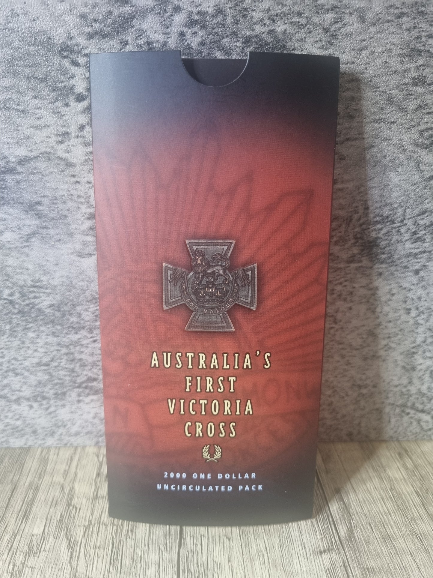 Victoria Cross $1 carded 2000